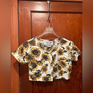 Vintage sunflower print crop top short sleeve button down top